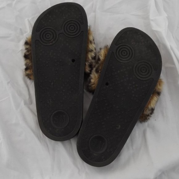 Steve Madden "Softey" Leopard Faux Fur Slide - Picture 6 of 6